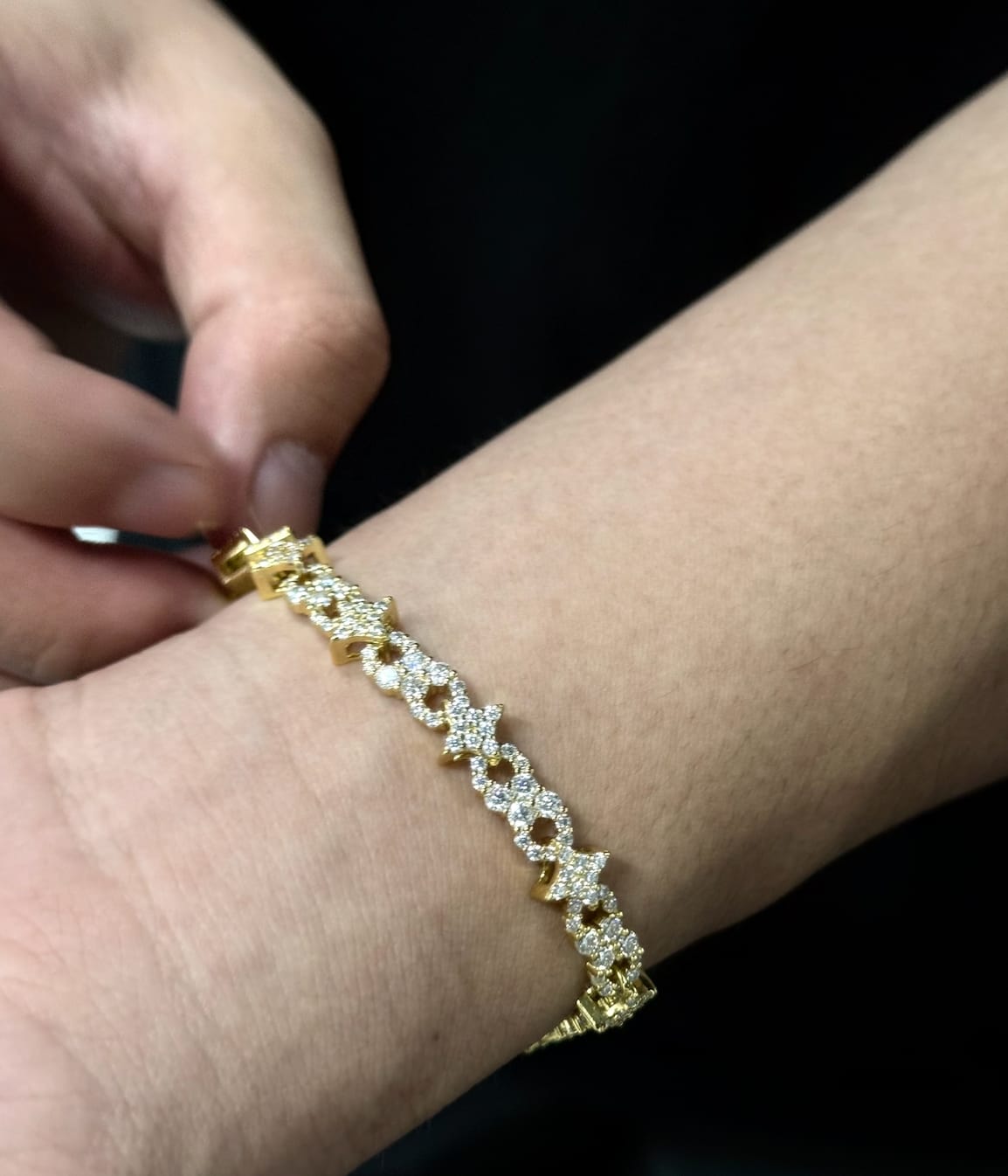 Customer photo review of VVS Moissanite Infinity Starburst Chain S925 Silver 8mm Chain