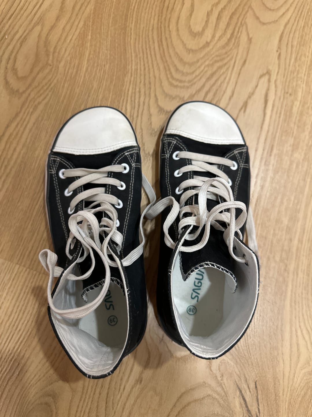 Customer photo review of Roam I - Zapatos Barefoot