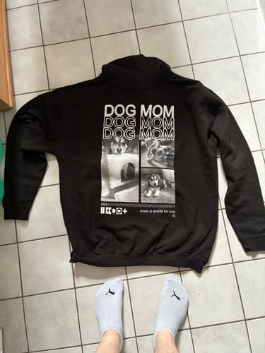 Customer photo review of Sudadera con capucha personalizada - Dog Mom