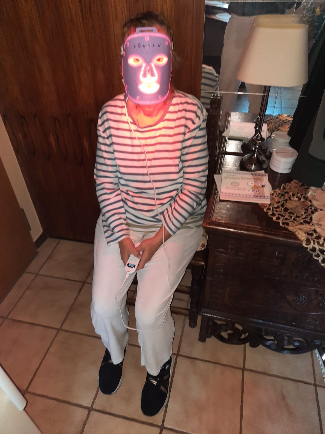 Customer photo review of Koanna® MultiGlo™ LED Lichttherapie-Maske