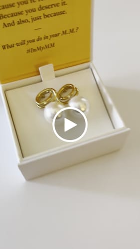 Customer video review of Cassia Earrings :: Gold/Pearl