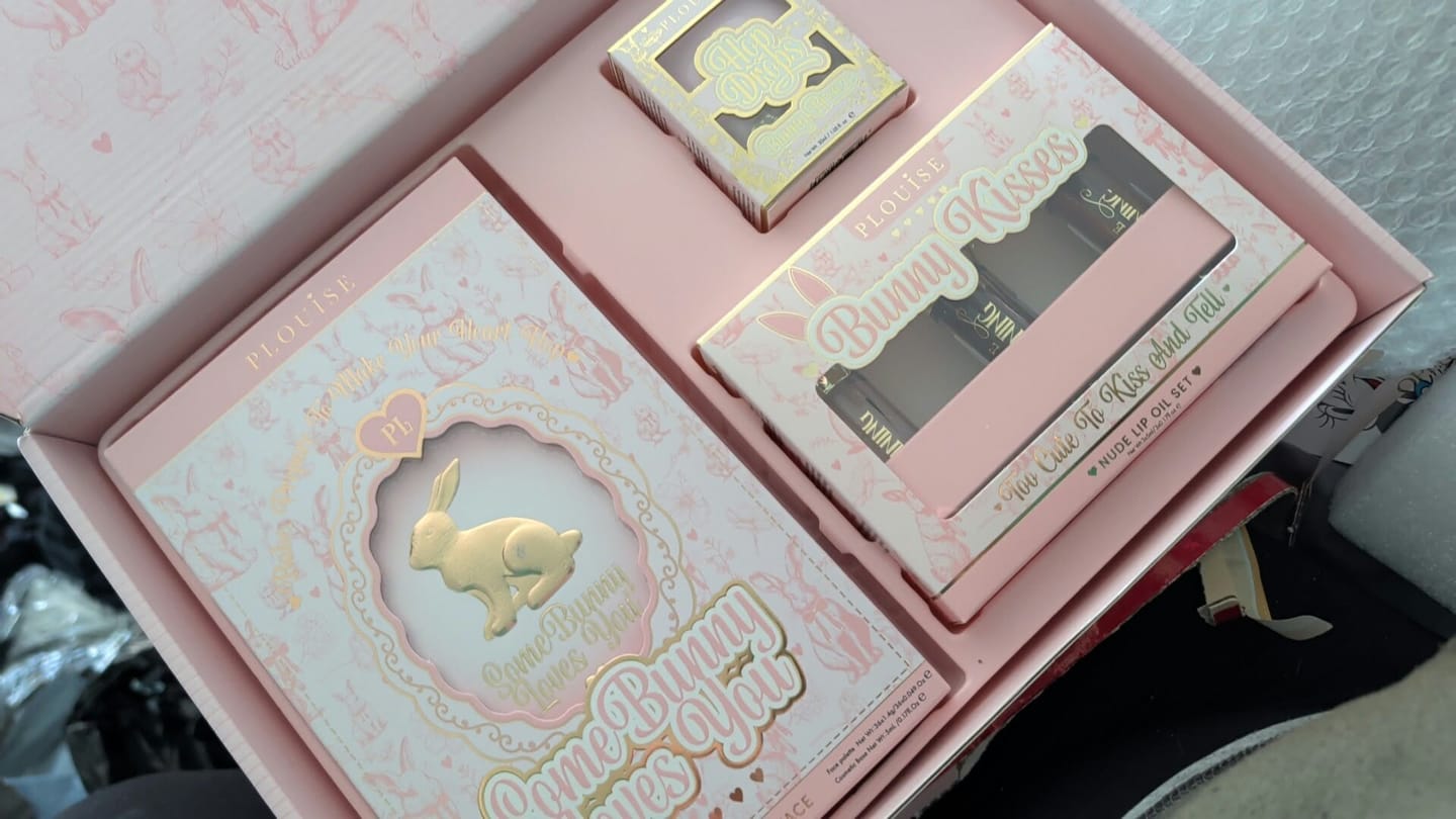 Customer photo review of Somebunny Loves You Makeup Set