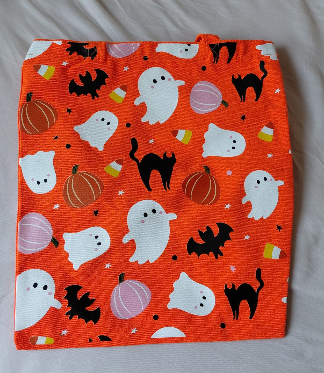 Customer photo review of Halloween Stofftasche „Süß & Gruselig“ – Einkaufstasche mit Geister- & Kürbis-Motiv