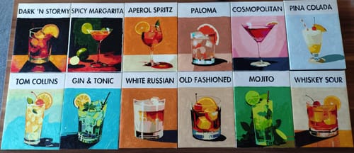 Kundenfoto der 12 Mini Paintings mit gemalten Cocktail-Motiven wie Aperol Spritz und Mojito in einer Übersicht.