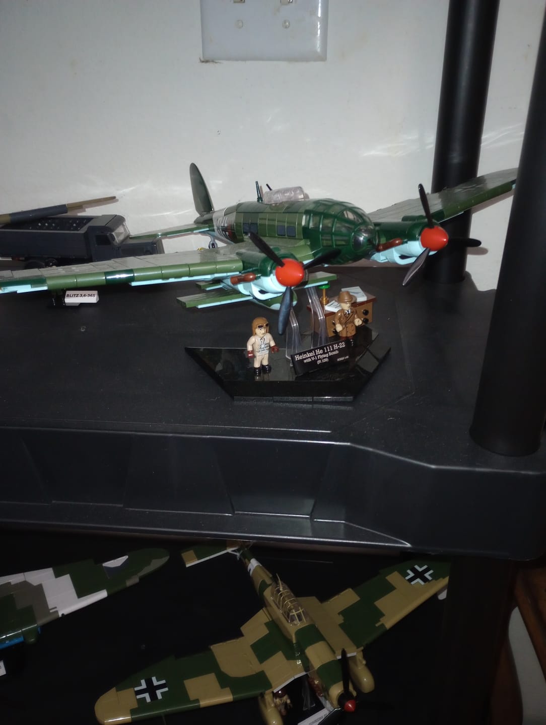 Customer photo review of COBI Heinkel HE 111 H-22 Medium Bomber w/ V1 Flying Bomb: Set #5771