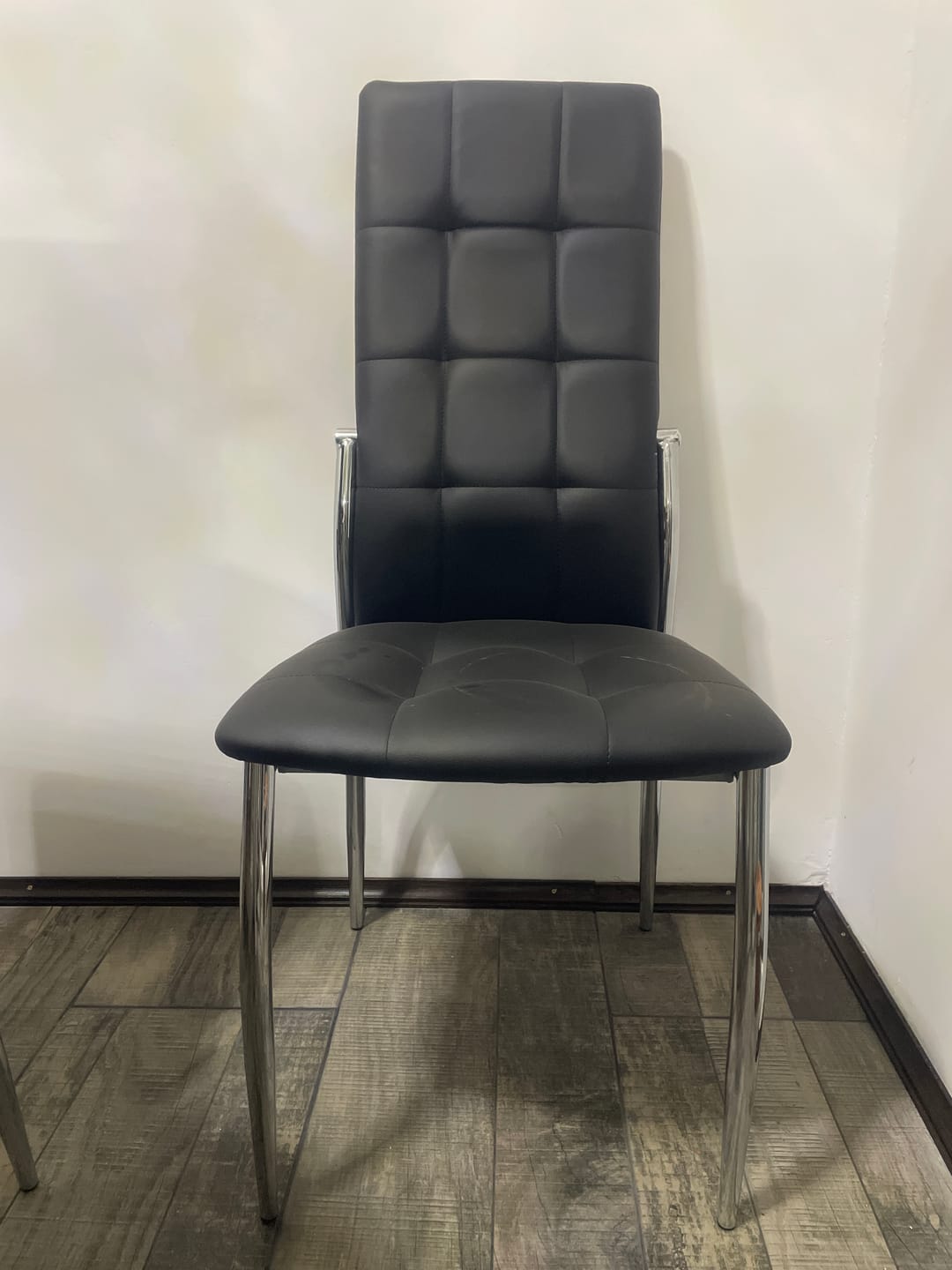 Customer photo review of Scaun K209, negru/crom, piele ecologica/metal, 43x54x101 cm