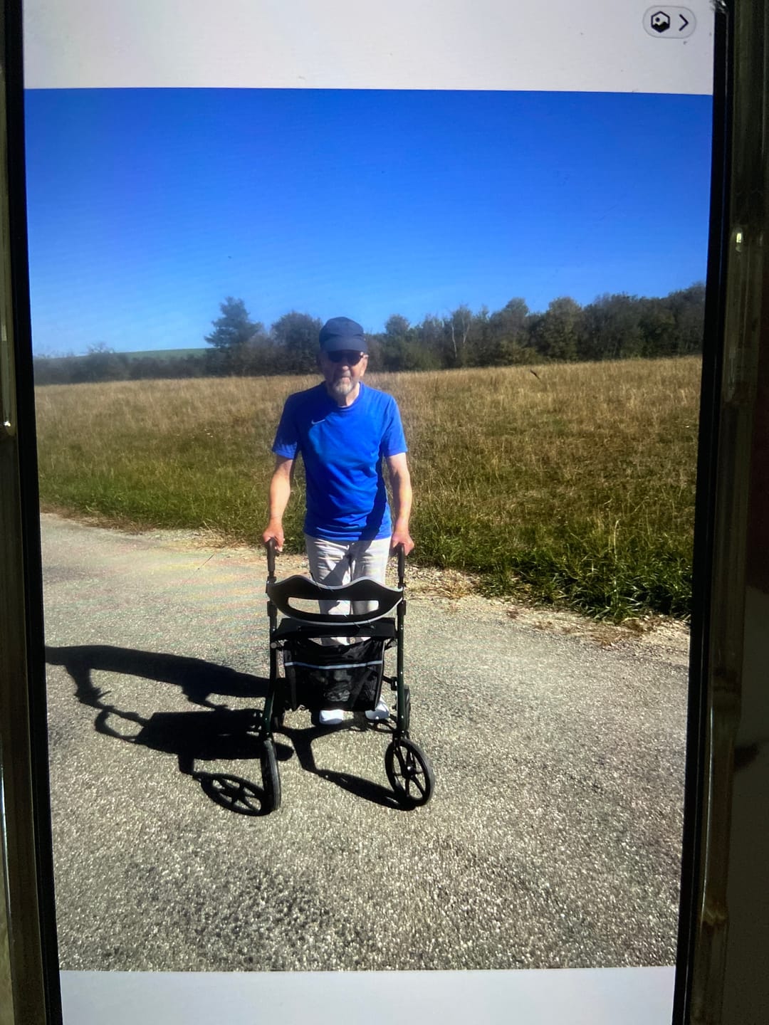 Customer photo review of Rollator AeroWalk Carbon - (EXTRA LEICHT - 4,6 kg)