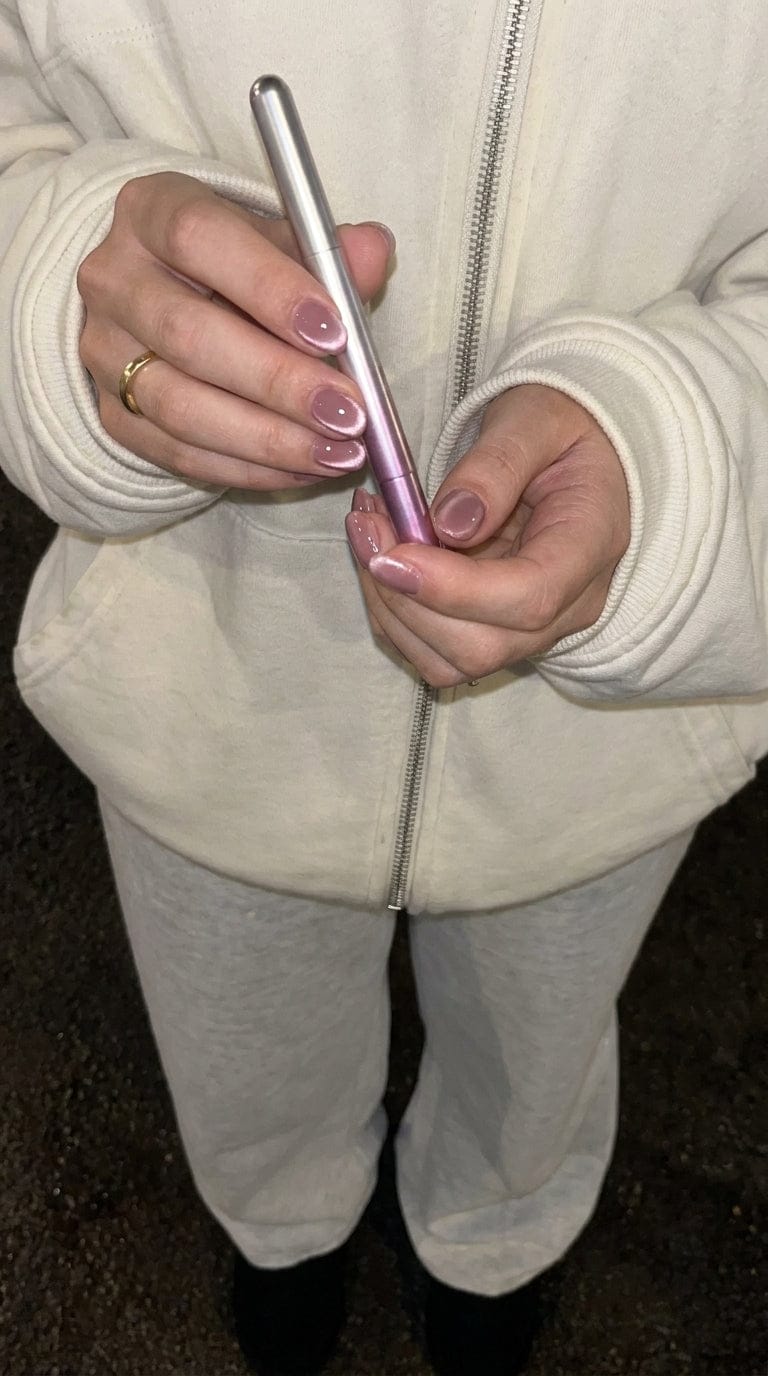 Customer photo review of Salon Cat-Eye Nails in One Pen