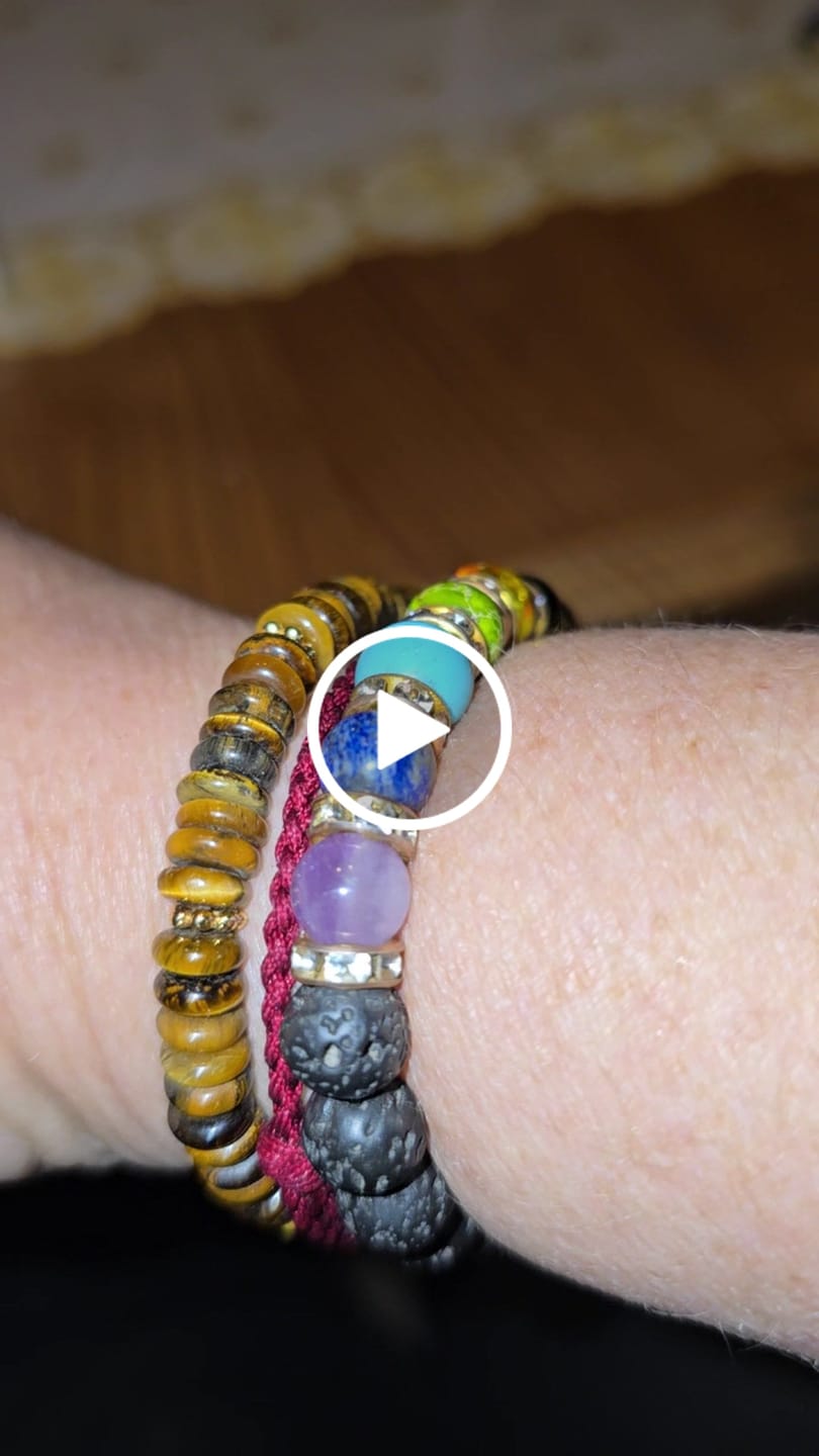 Customer video review of Tibetisches Kraftarmband