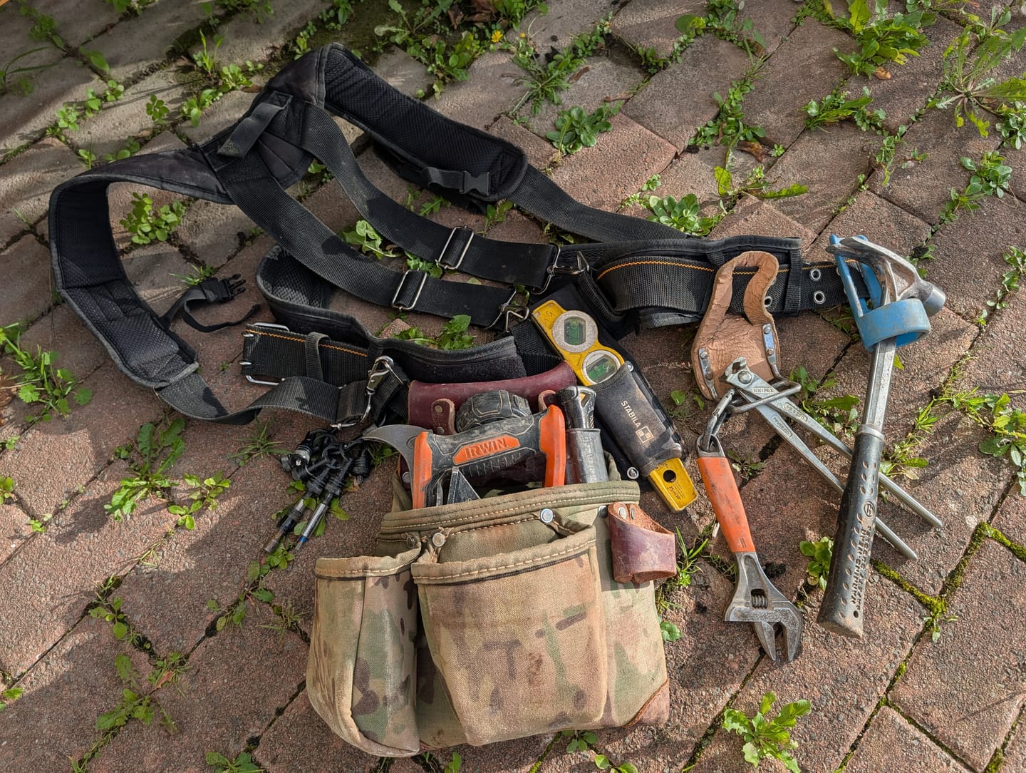 Customer photo review of Occidental Leather Toolbelts | C8018DB OxyLights™ 3 Pouch Tool Bag with Tape Holder - Multicam®