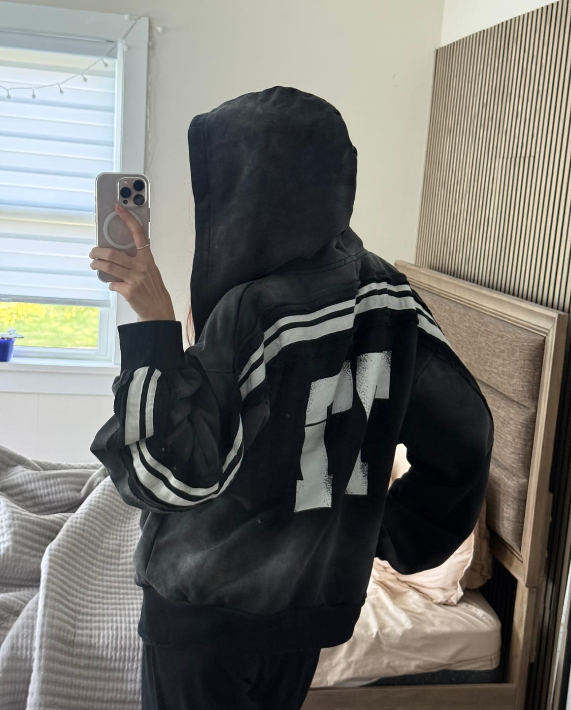 Customer photo review of Aelfric Eden Boxy fit 77 Stripe Zip Hoodie – Acid Wash
