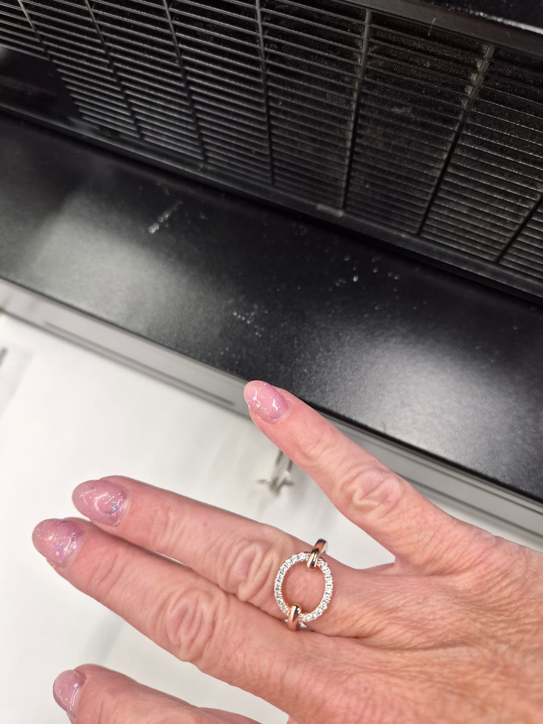 Customer photo review of Anello Cocktail con Cerchio in Spinello Nero o Cubic Zirconia