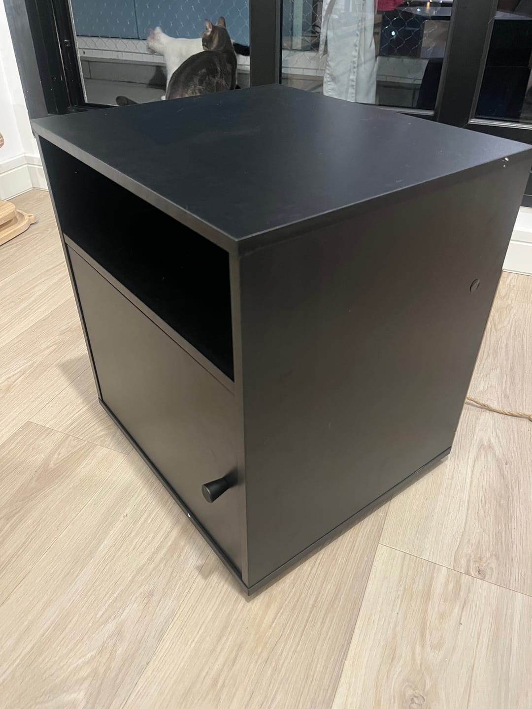 Customer photo review of Mesa De Luz Lior Dormitorio Moderna Negro