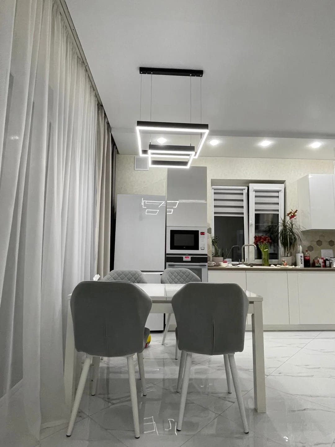 Customer photo review of Iron and Acrylic Chandelier, Integrated LED, 40–150 cm