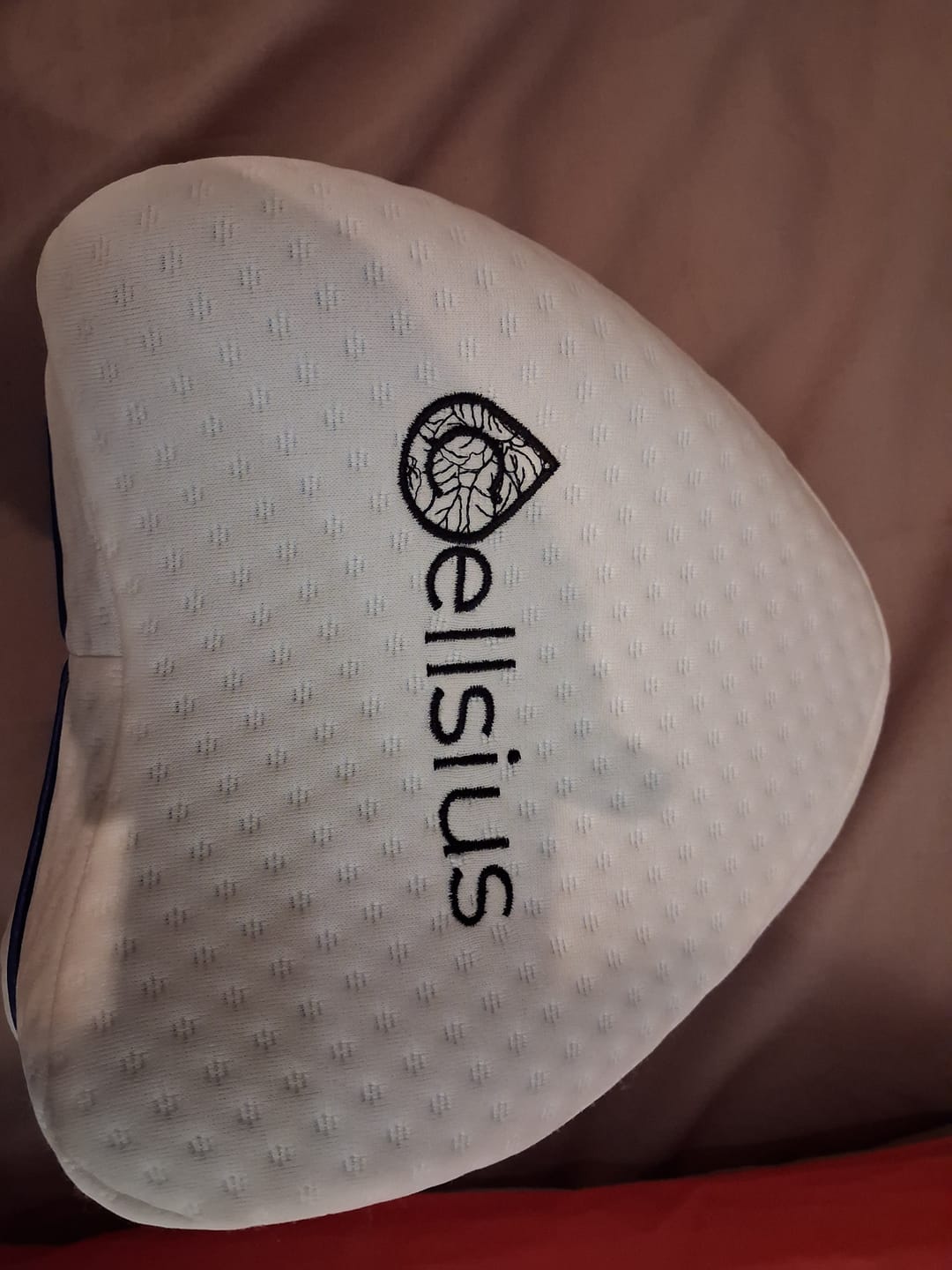 Customer photo review of Coussin Orthopédique Genoux Cellsius - Le secret d'un sommeil sans douleur