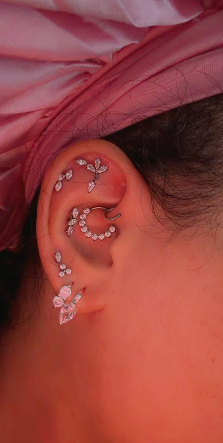 Customer photo review of Glacia Piercing | Titan