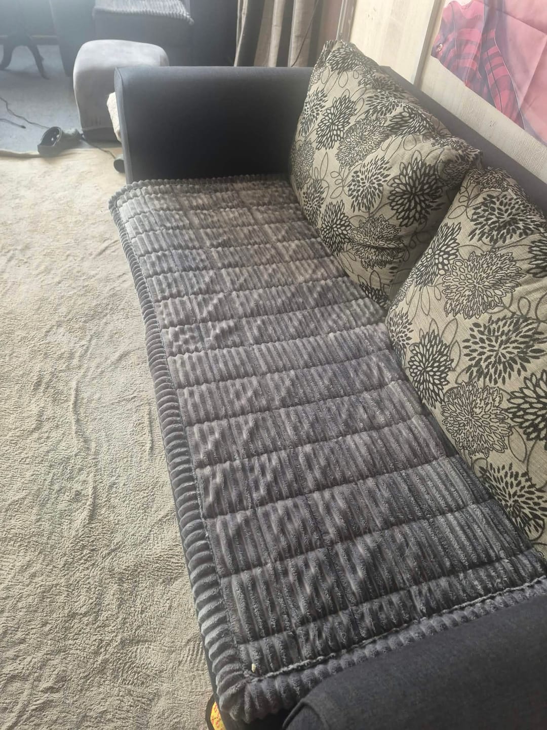 Customer photo review of Cosy Couch - Couch Cover