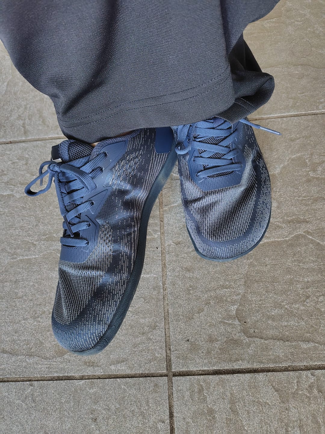 Customer photo review of GRABBING SHOES AIR