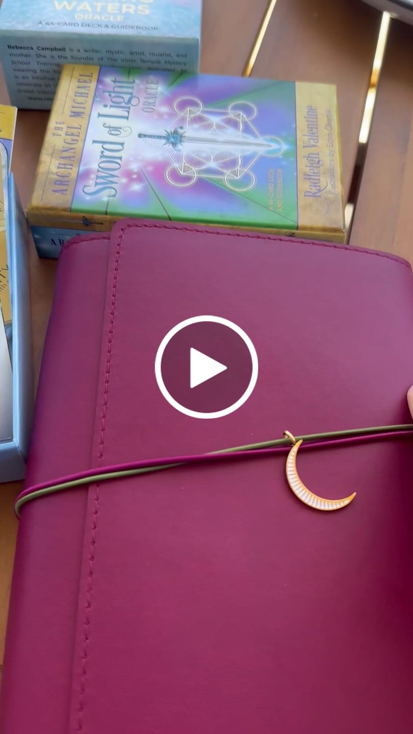Customer video review of Refillable Folio in Salty Plum