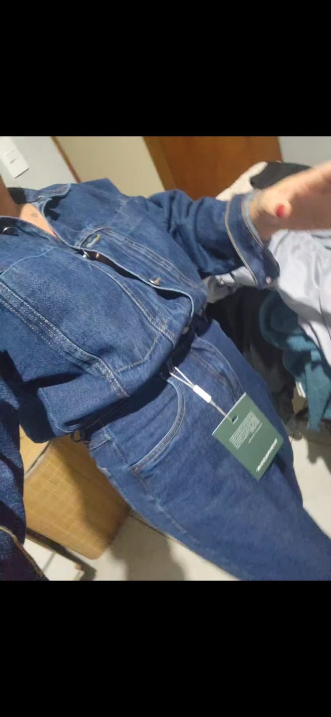Customer photo review of Calça Jeans Reta Araçá Azul Escuro