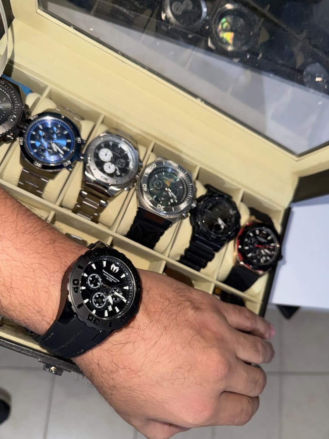 Customer photo review of Reloj Deportivo Para Hombre Technomarine Cruise Medusa TM-115081 - Negro