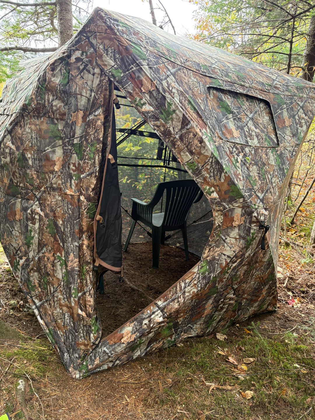 Customer photo review of Vis Series 270 Degree See Through Hunting Blind | Portable 2 3 4 Person Ground Blind | Camo Pop Up Deer Blind for Deer & Hunters