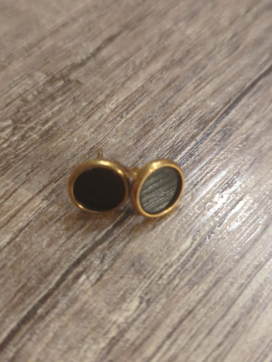 Customer photo review of Obsidian Ohrringe - Kreismedallion