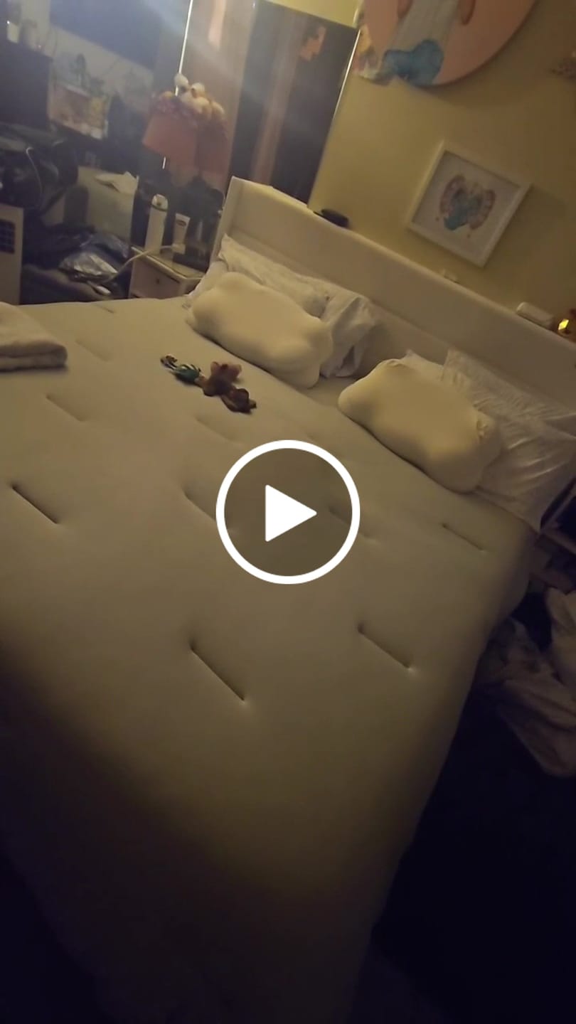 Customer video review of MarshMellow Comforter