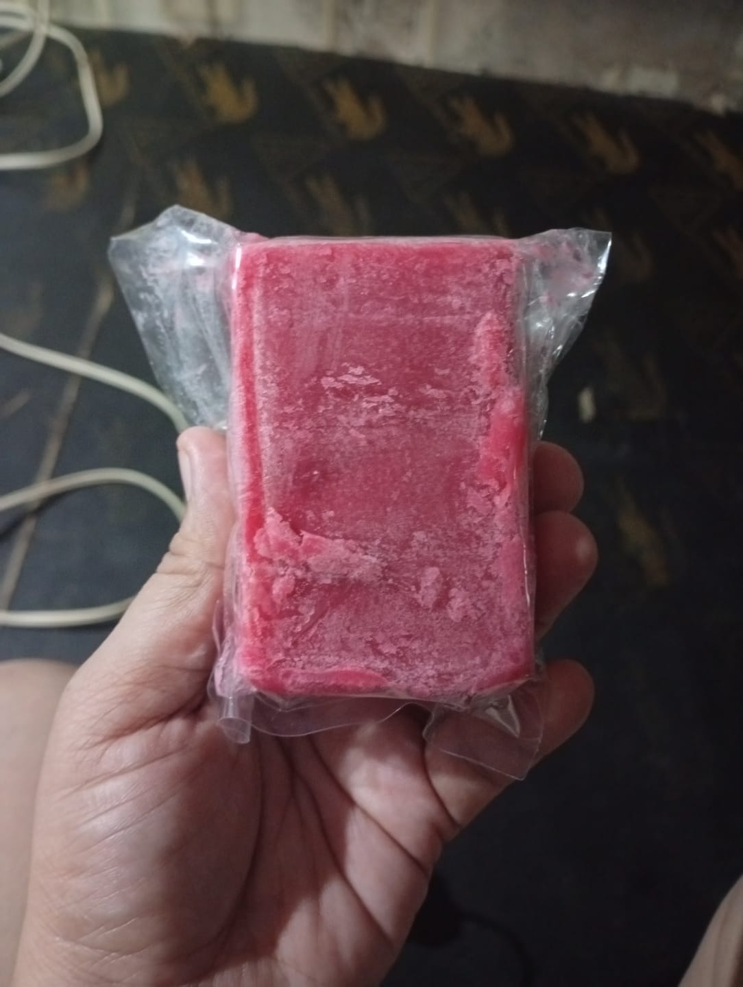 Customer photo review of Kavouge Bleaching Soap Whitening Booster Niacinamide Face & Body Care Cleaning Arbutin Licorice Extract