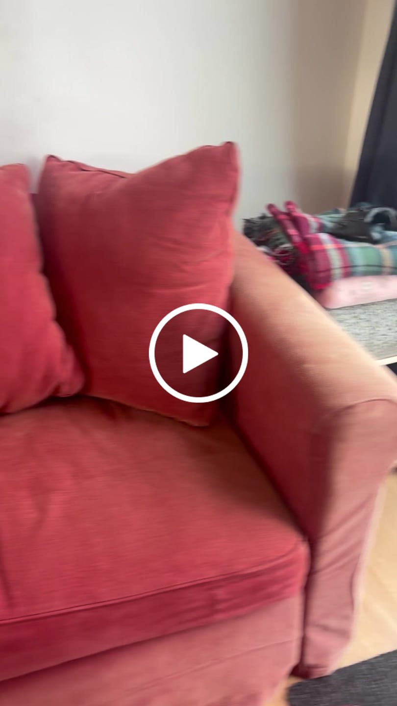 Customer video review of Fabric Paint -- Maroon