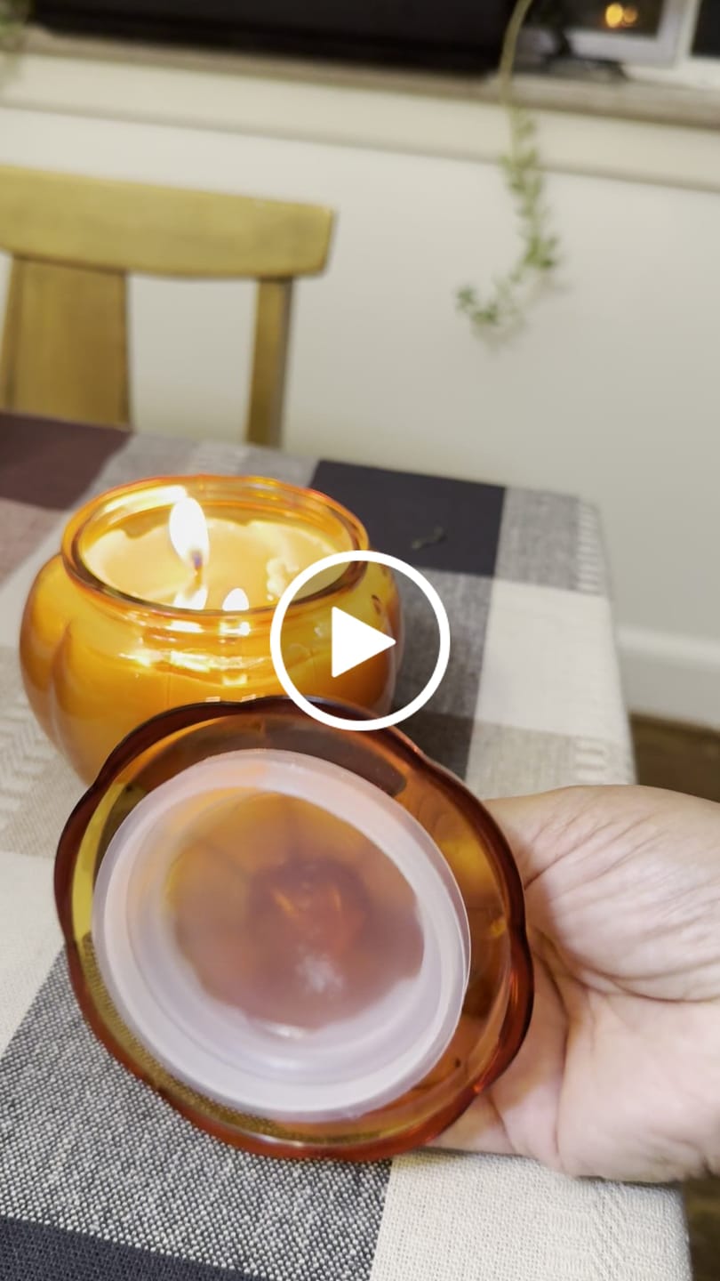 Customer video review of Limited Edition 20oz Pumpkin Beeswax Candle
