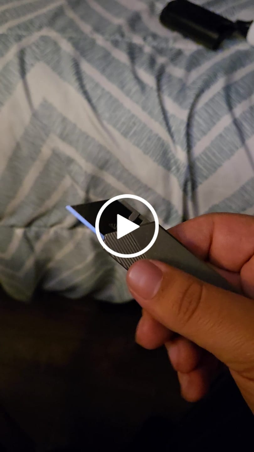 Customer video review of G9 Utility Knife (Titanium/Brass)