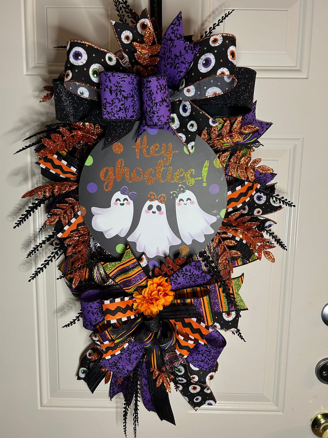 Customer photo review of 10.5"Dia Glitter Hey Ghosties Sign Blk/Wht/Org/Lime/Prpl AP7895A9