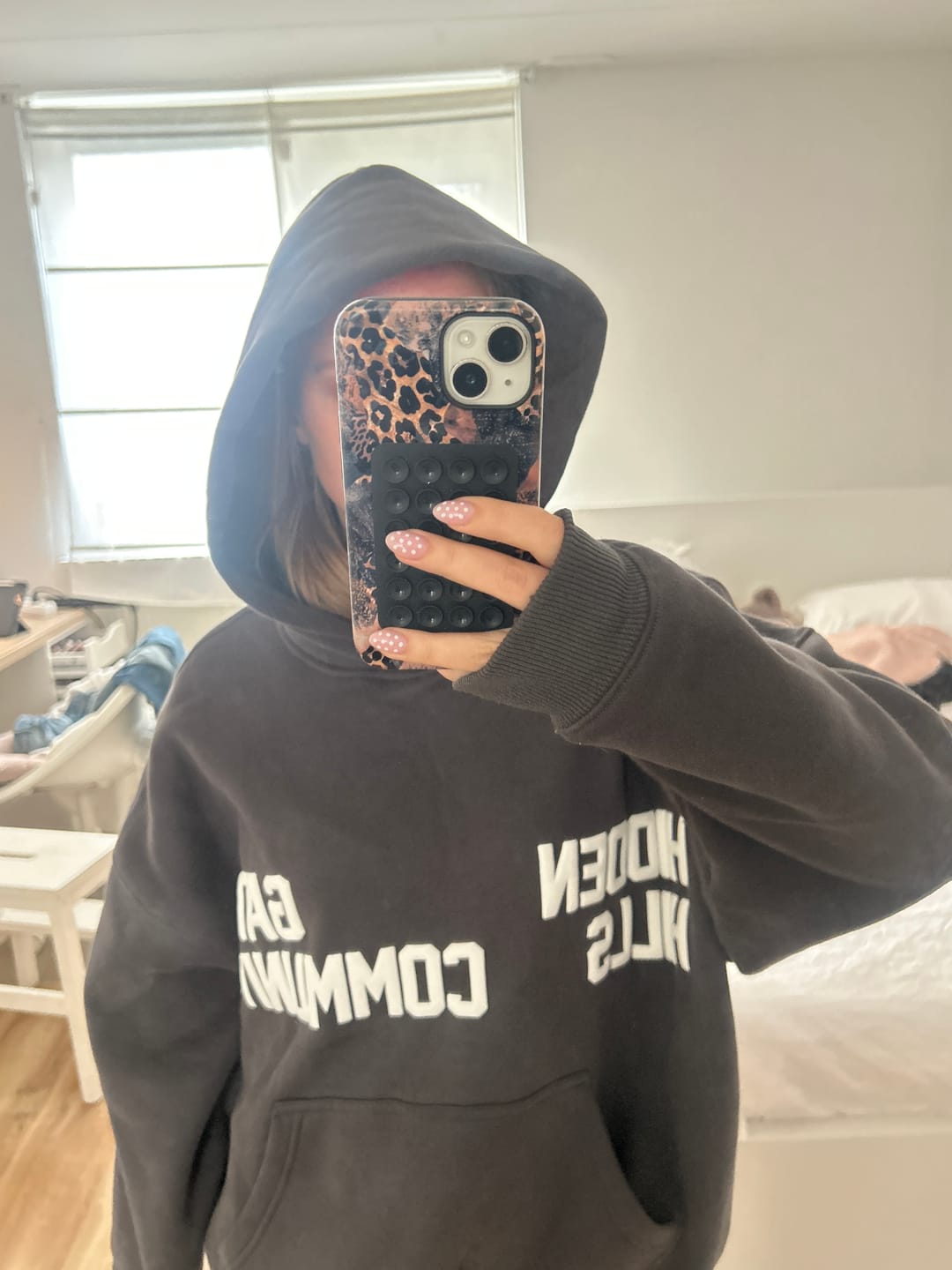 Customer photo review of GATED COMMUNITY HOODIE DARK GREY