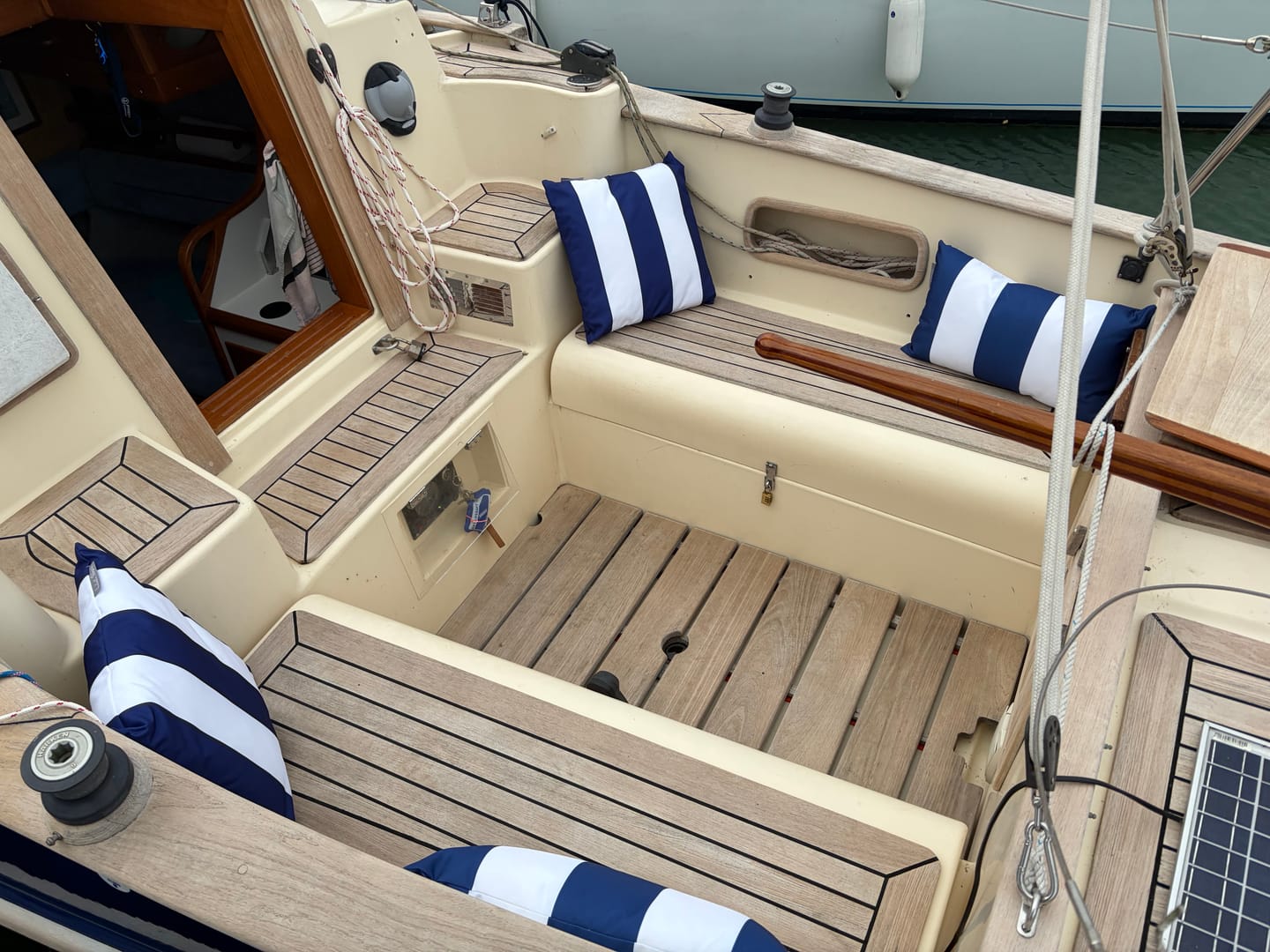 Customer photo review of Outdoor Garden Waterproof Rectangle Cushion - 3 Stripes Horizontal