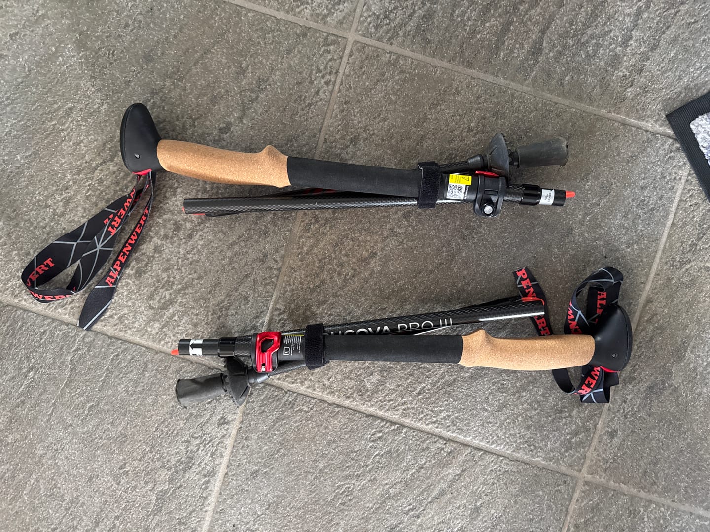 Customer photo review of Wanderstöcke Rugova Pro 3 faltbar & höhenverstellbar – Leicht & stabil
