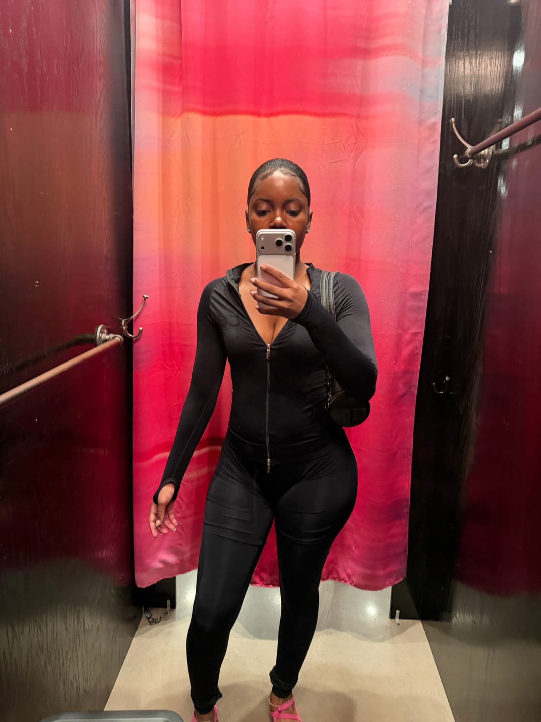 Customer photo review of Seamless Zip Up (Black)