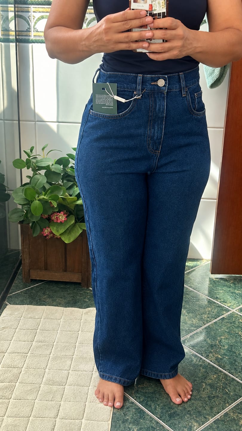 Customer photo review of Calça Jeans Reta Araçá Azul Escuro