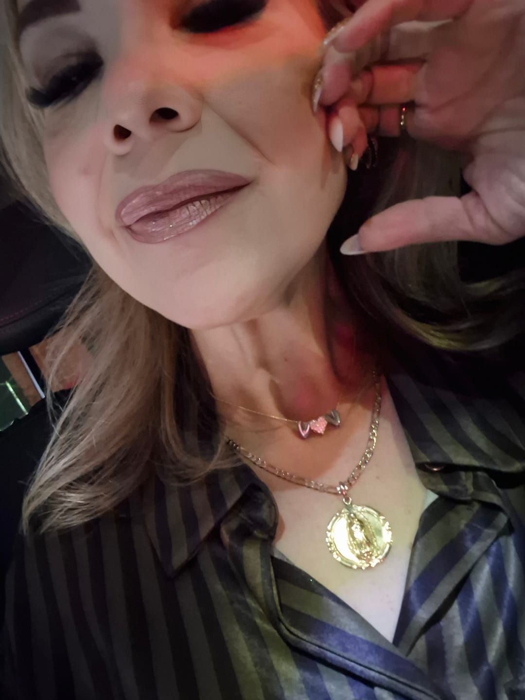 Customer photo review of Personaliza Tu Collar Con Inicial Mini Bubble Combinado