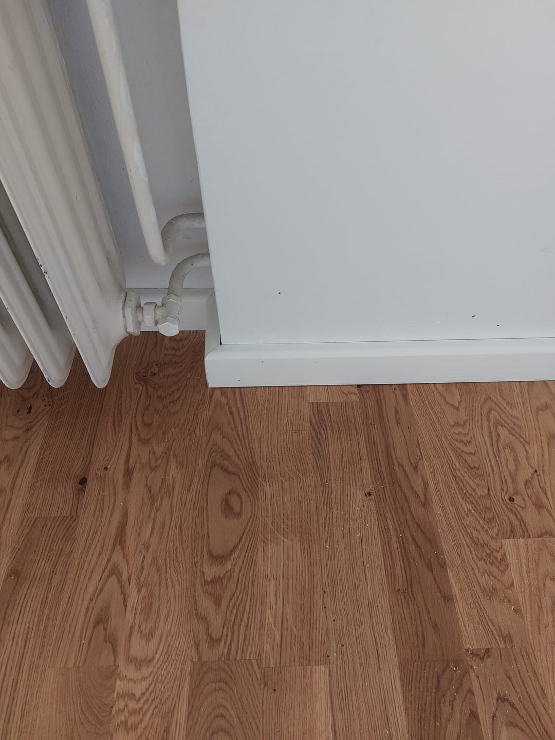 Customer photo review of Jalkalista Johtoura 20x70x3300, Mänty, Valkoinen
