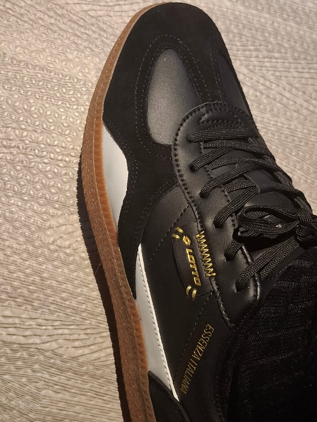 Customer photo review of Tenis Lecarde Men