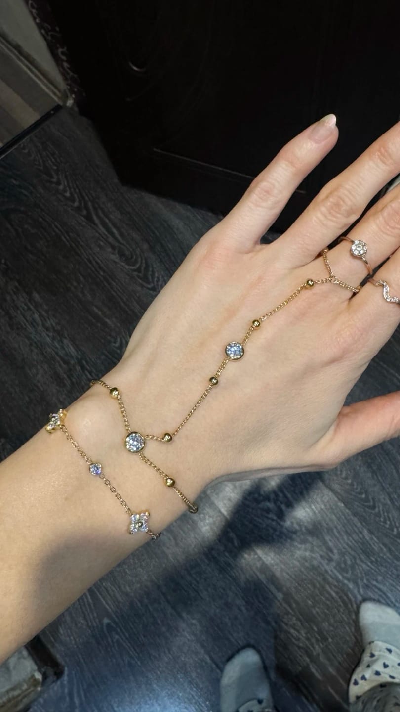 Customer photo review of Elara Flower Bracelet