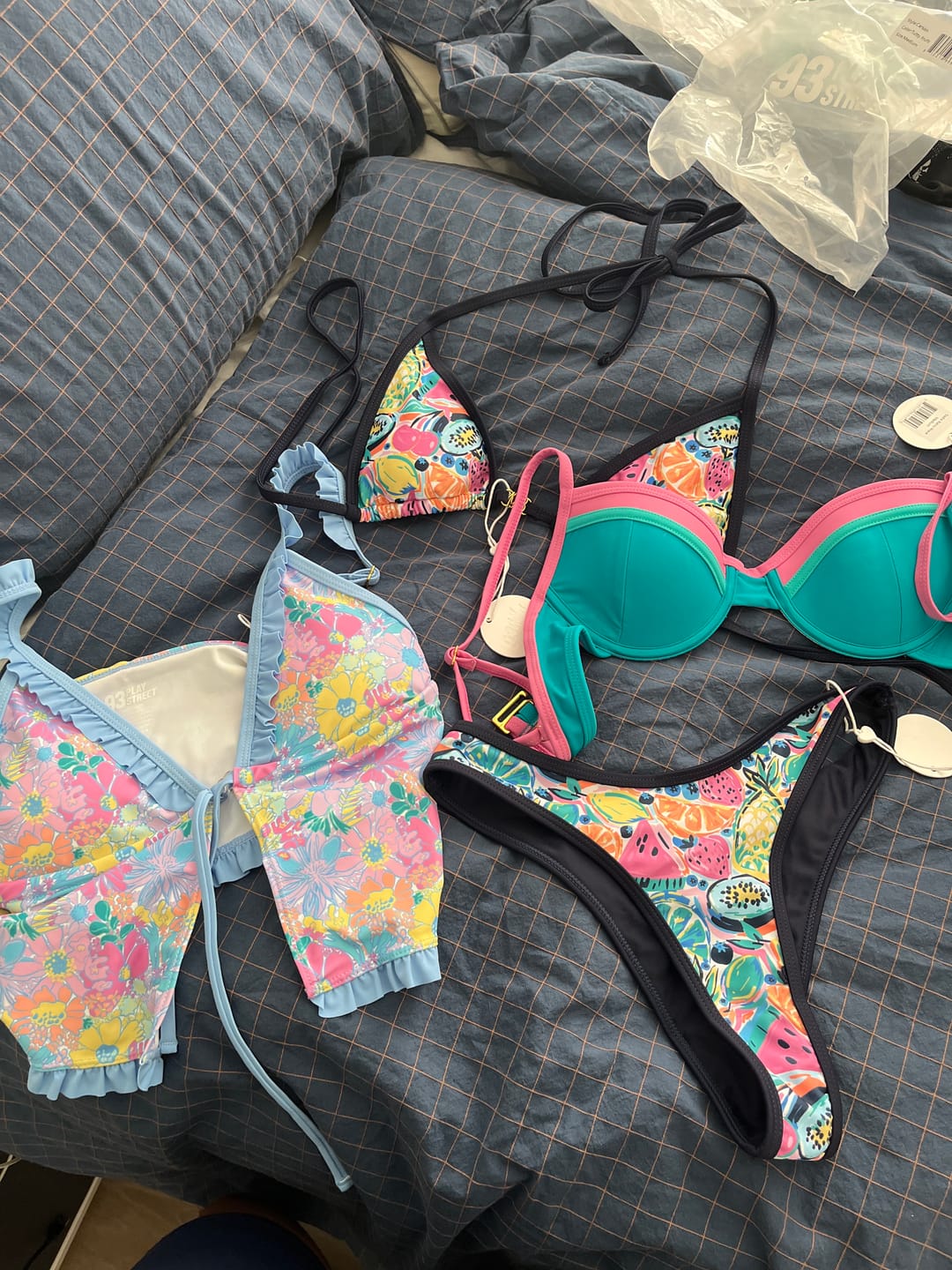 Customer photo review of MYSTERY-BAG 4 Swimwear Pieces