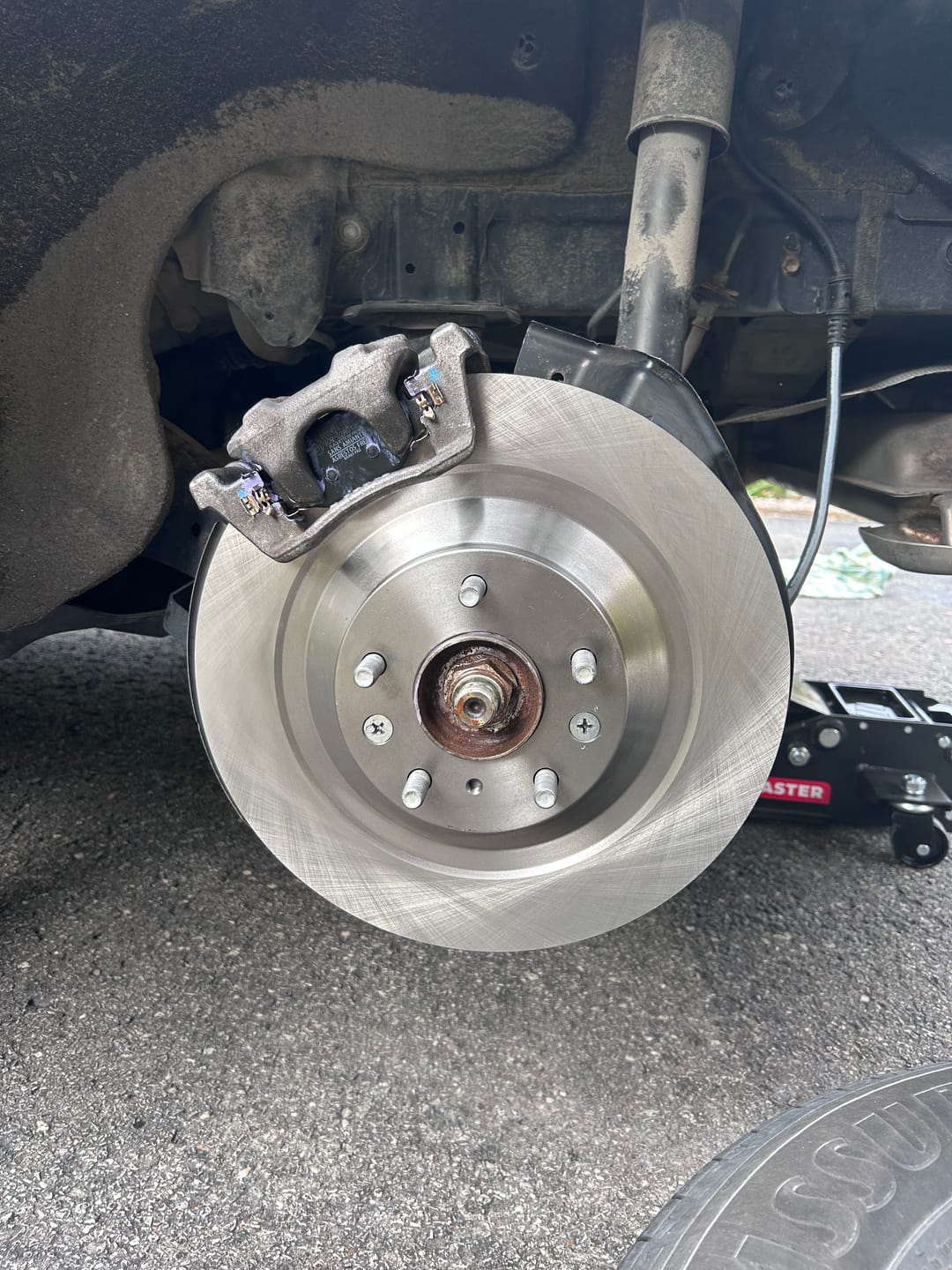 Customer photo review of Rear Disc Brake Rotors And Ceramic Pads Kit For 2023-2024 Mazda CX-50 K8T-105955