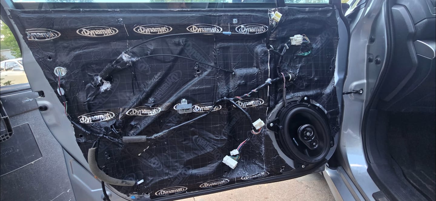 Customer photo review of CB693 - 3 Way 6x9 Inch Speakers