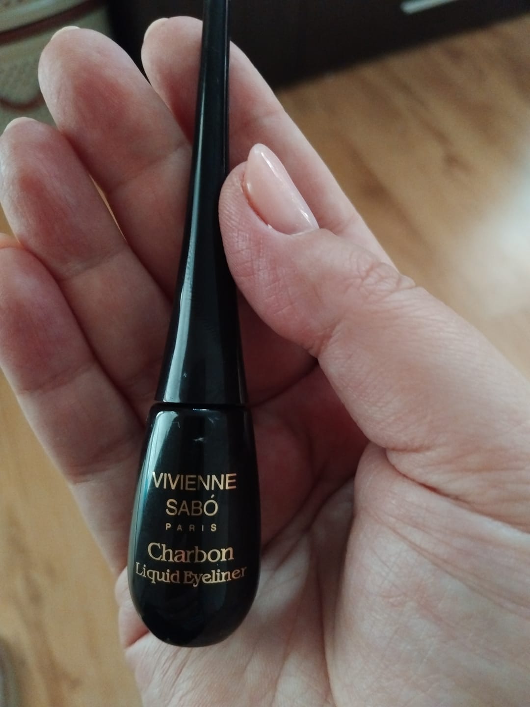Customer photo review of Очна линия с твърд писец Charbon Vivienne Sabó