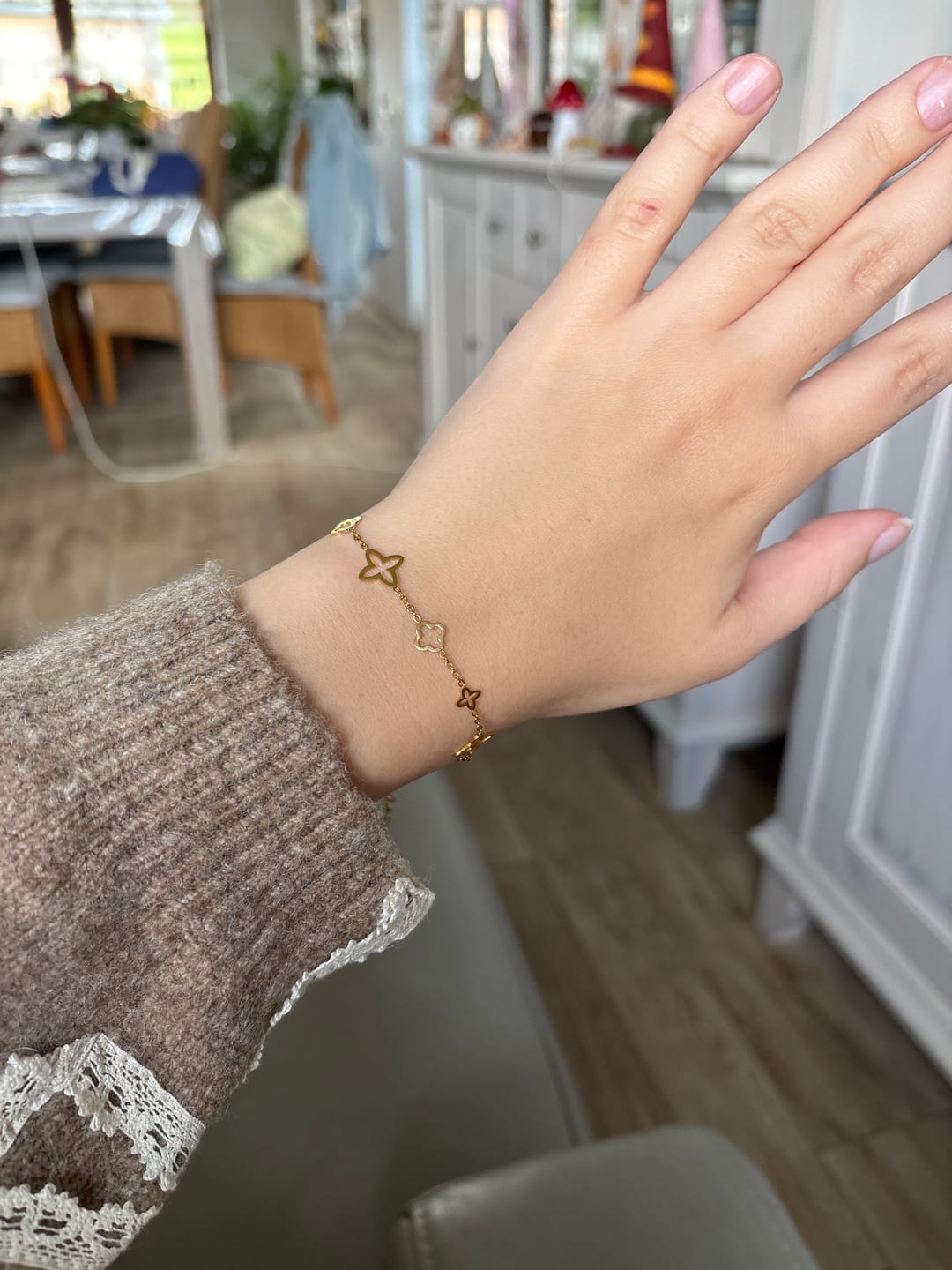 Customer photo review of Fancy Clover Armband | 18K vergoldet