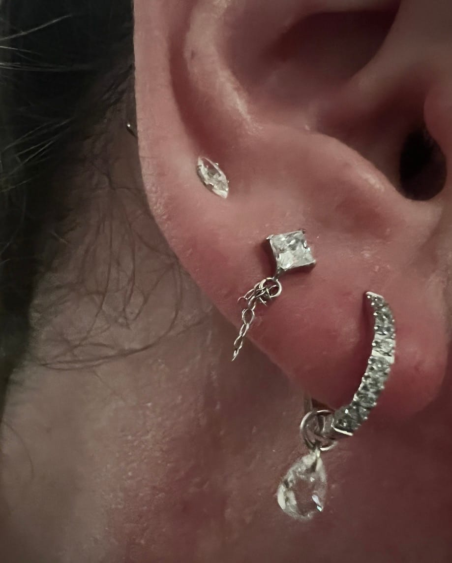 Customer photo review of ANGEL Titanium Huggie (10mm)