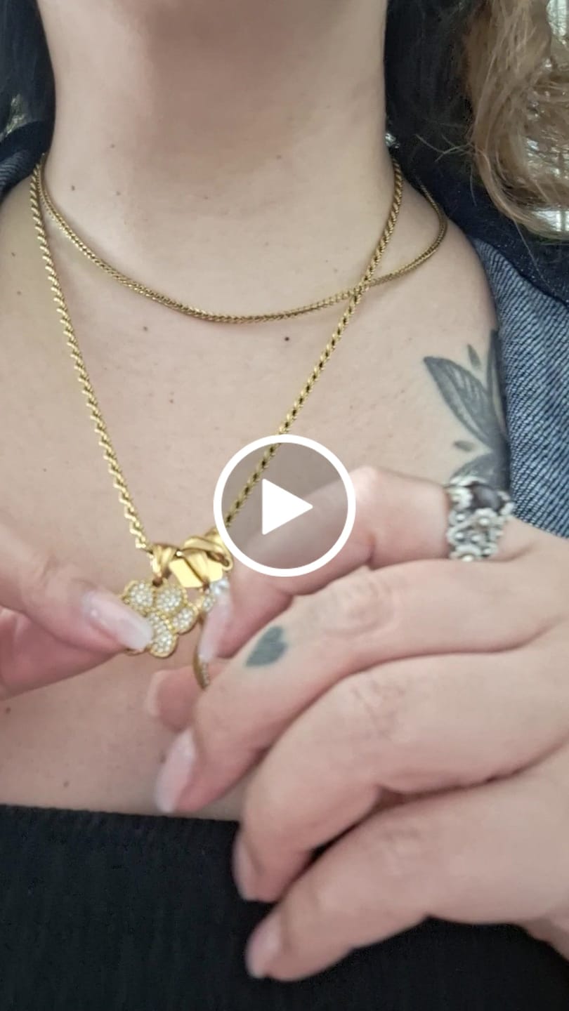 Customer video review of Ciondolo "Fortunata"