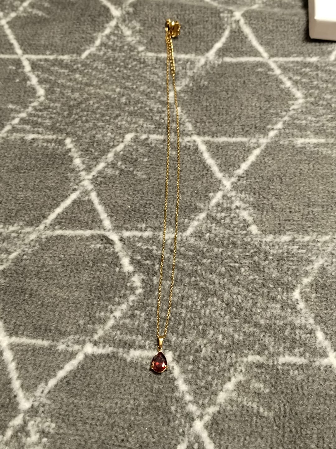 Customer photo review of Rubin Halskette - 14K Goldkette